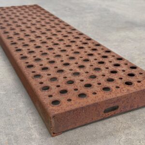 Marche perforée en acier Corten
