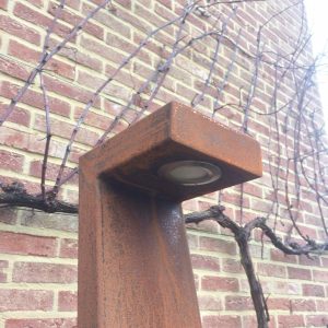 Lampes de jardin en acier Corten